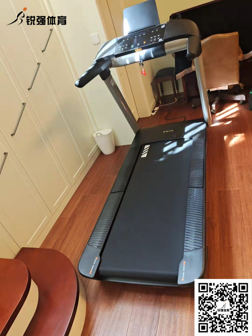 BB贝博艾弗森济南省体旗舰店客户-跑步机T6700-T3